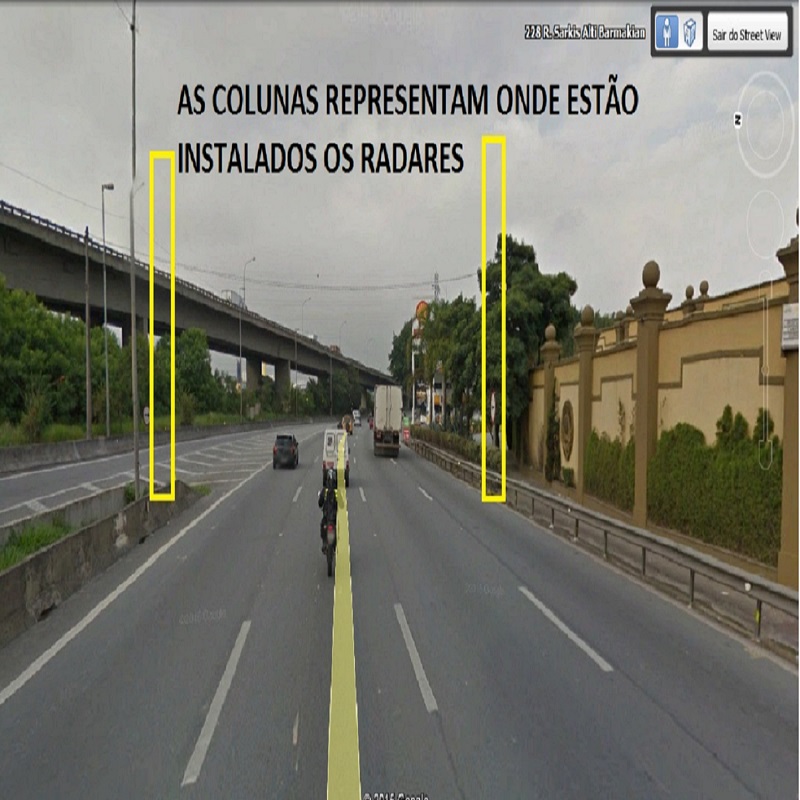 NESTA FOTO POSICIONEI DUAS COLUNAS  UMA LADO ESQUERDO  NO FINAL DO CANTEIRO ONDE FICA  O RADAR DA FAIXA DA ESQUERDA E OUTRA DO LADO DIREITO ONDE FICA O RADAR DA FAIXA DA DIREITA MAIS AMBOS ESTÃO NO MESMO ALINHAMENTO , QUE FICA EXATAMENTE  NO FINAL DO CANTEIRO CENTRA . NAS COORDENAS ( -23.521863, -46.769782 ) MORO PRÓXIMO DO LOCAL E PASSO SEMPRE NO LOCAL É  UM RADAR NOVO  DE INSTALADO .